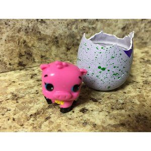 Hatchimals Colleggtibles - Pigpiper (Pink) ULTRA RARE in Broken EGG-New!!!
